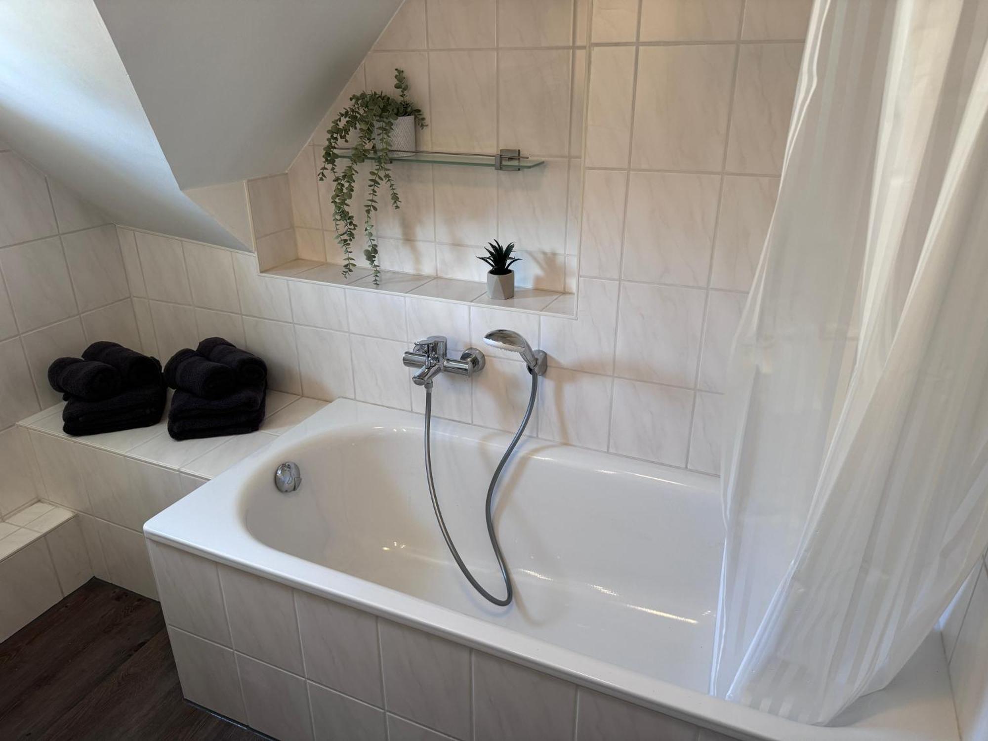 Ferienwohnung Direkt An Der Mosel Im Zentrum Von Zell Екстериор снимка